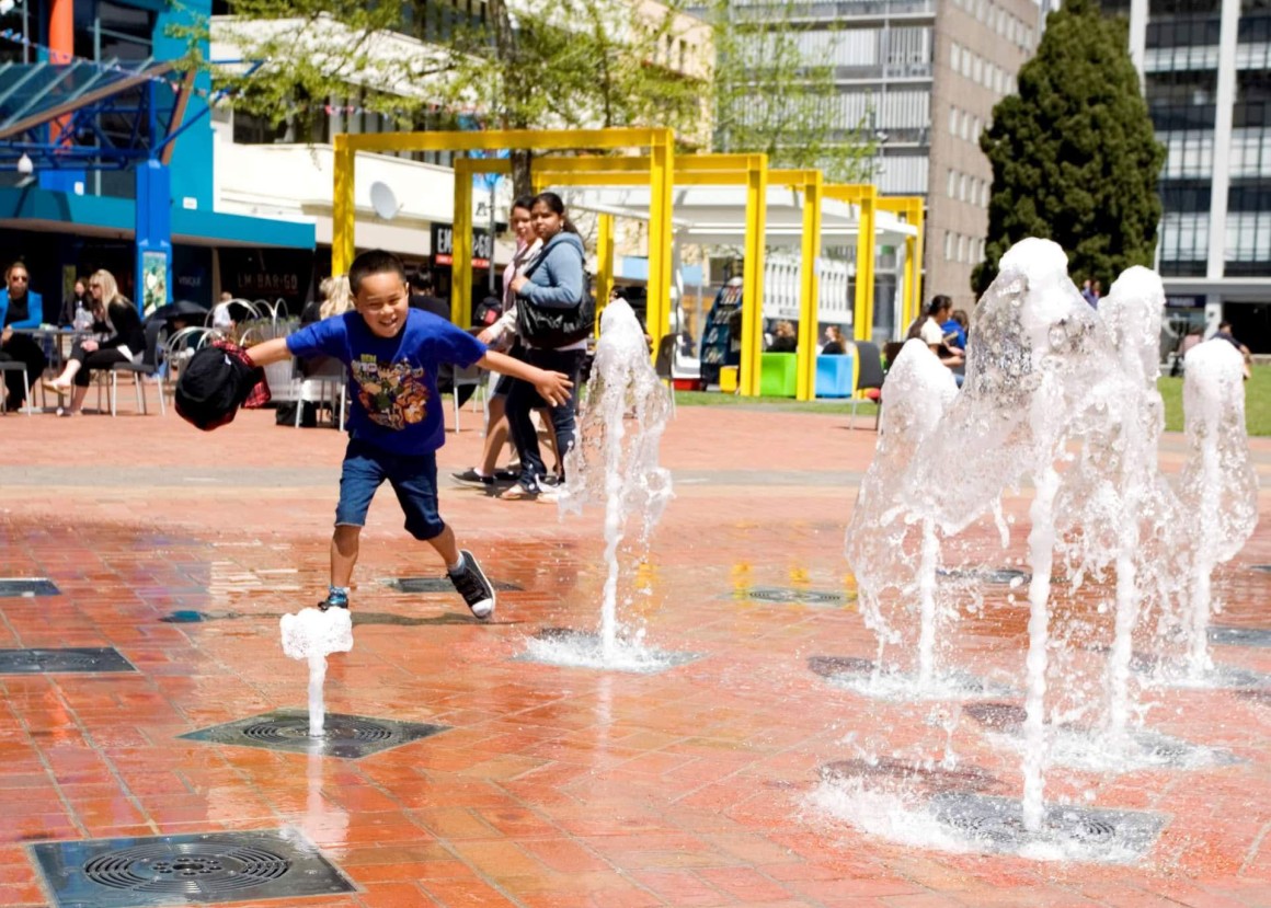 Hamilton City Heart Fountain-new