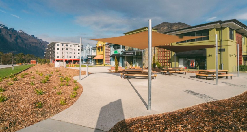 reset te atamira outdoor space